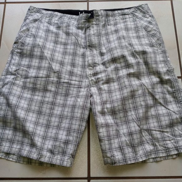 BLUE SOL MENS  PLAID CASUAL SHORTS SZ 38 - Picture 7 of 7
